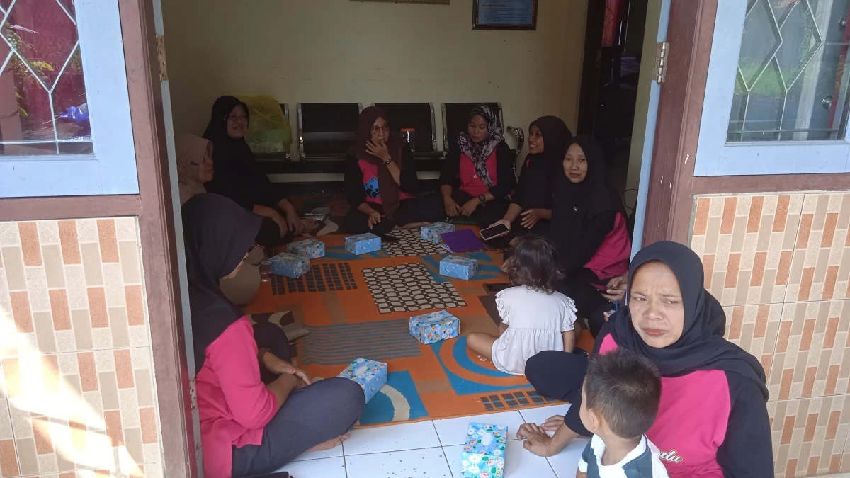 Pertemuan kader posyandu Desa Ngetuk