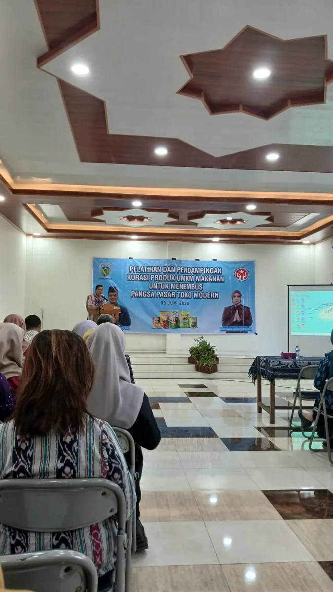 Pelatihan dan Pendampingan Kurasi Produk UMKM Makanan untuk Menembus Pangsa Pasar Toko Modern