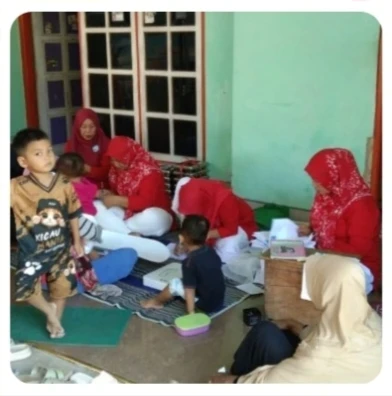Pelaksanaan Posyandu Mekarsari II dan V Desa Ujungwatu bulan Juni 2026