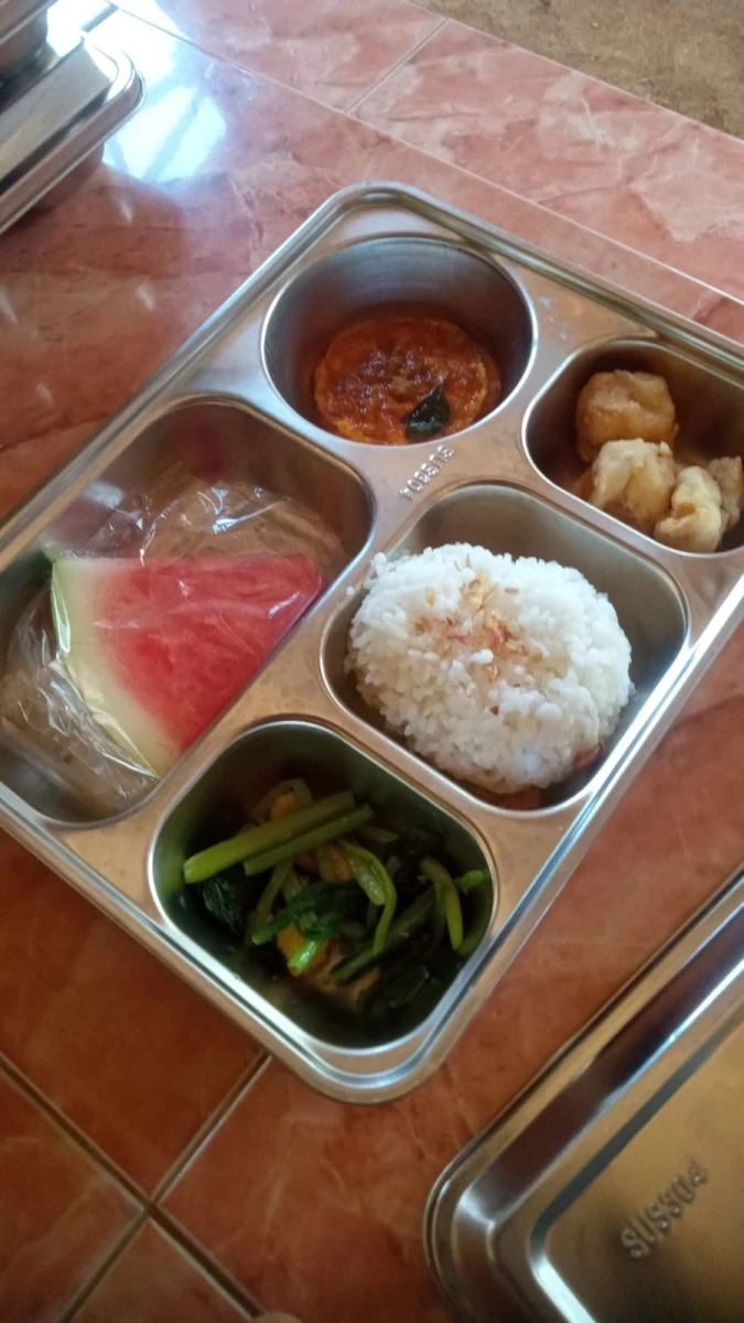 MAKANAN BERGIZI GRATIS ( MBG) 