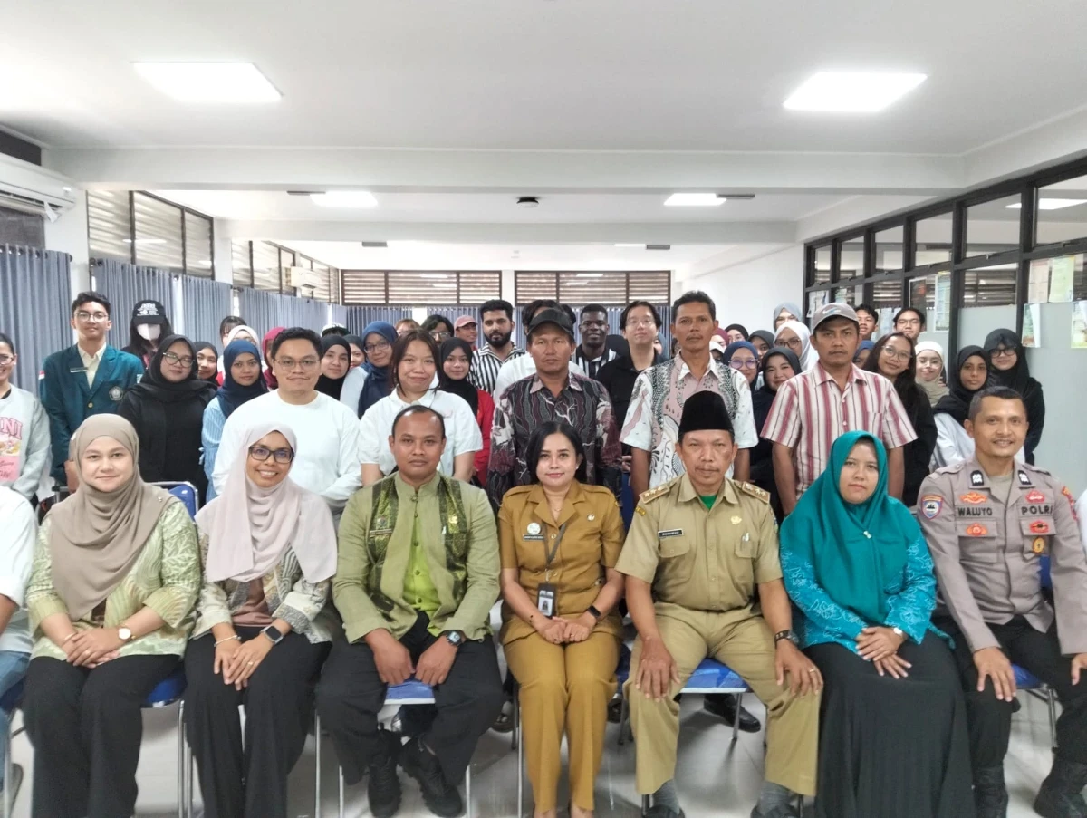 Edukasi Kesehatan dan Pemeriksaan Kesehatan bagi Perangkat Desa dan Tim Penggerak PKK Desa Teluk Awur