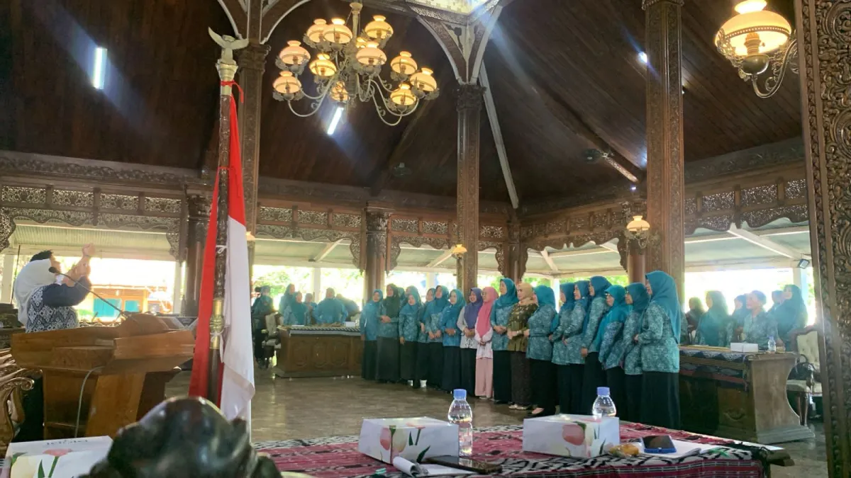 Sosialisasi Pola Asuh Anak di Era Digital (PAAREDI) Desa Jatisari