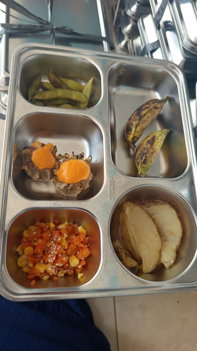 MAKANAN BERGIZI GRATIS
