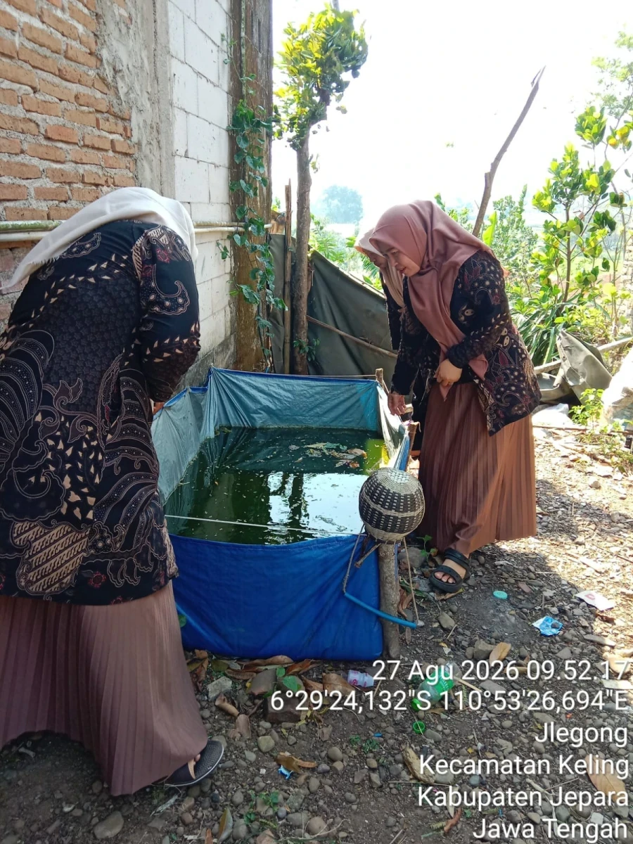 Pertemuan kader Posyandu desa Jlegong