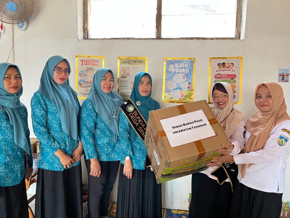 Pemberian bantuan APE untuk TK Pertiwi Semat