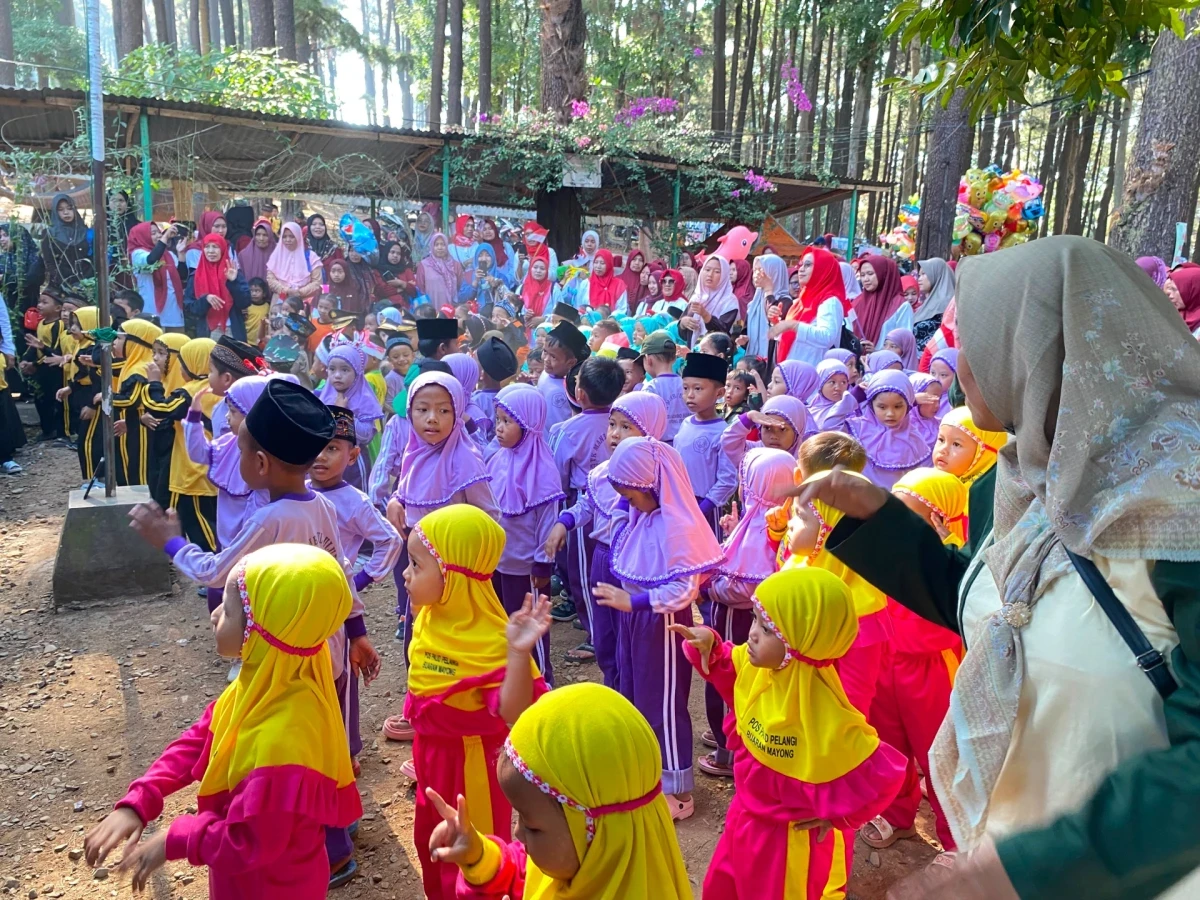 Karnaval dan peringatan maulid nabi Muhammad Saw 