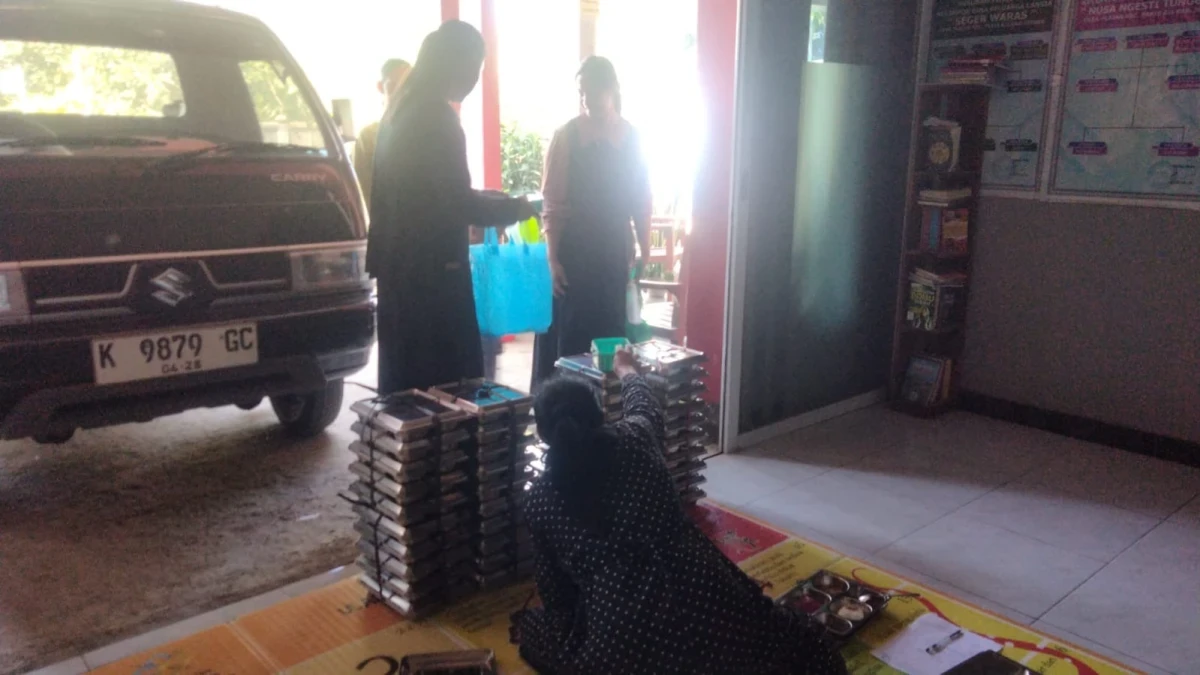 MAKANAN BERGIZI GRATIS ( MBG) 