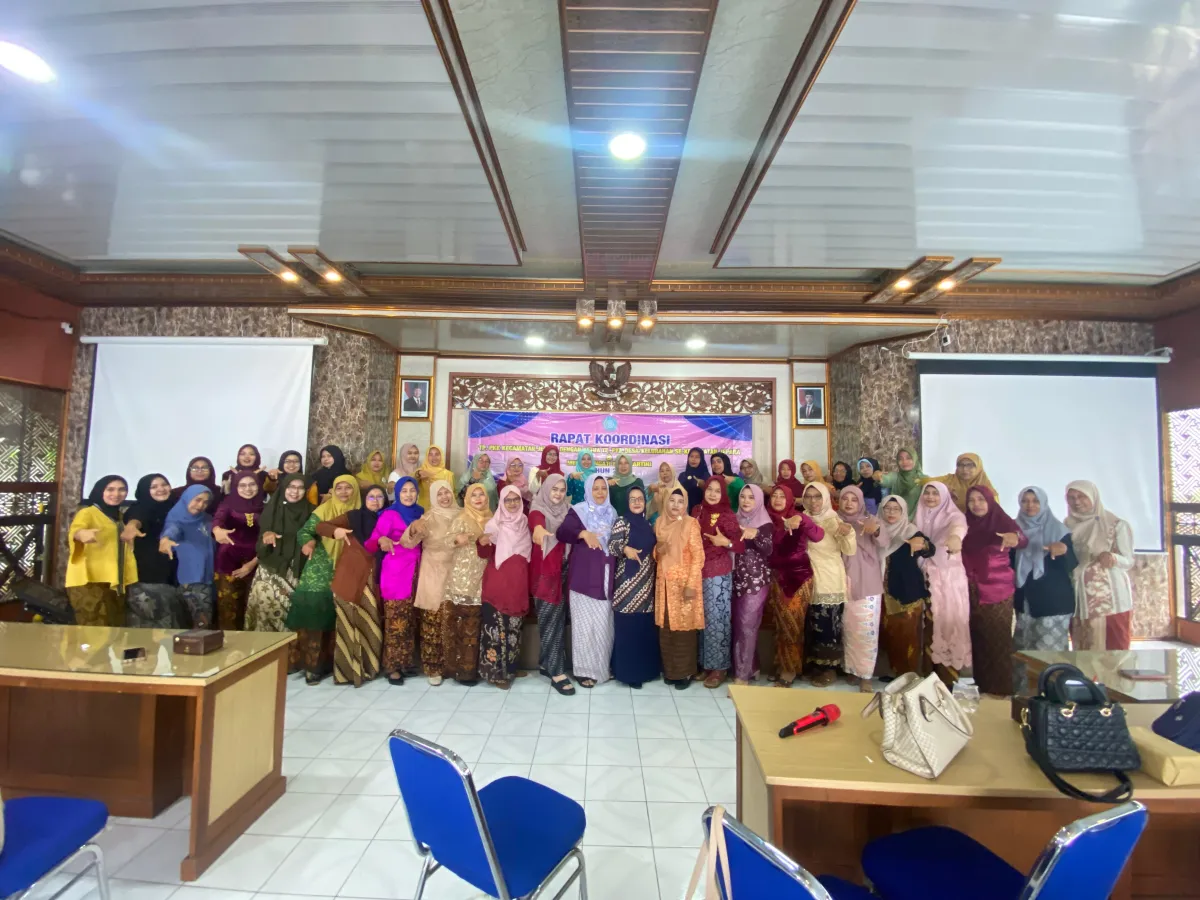 RAPAT KOORDINASI TP,PKK desa/kelurahan se-kecamatan jepara dan memperingati hari kartini