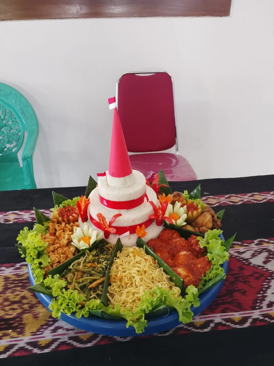 Pelatihan menghias tumpeng 