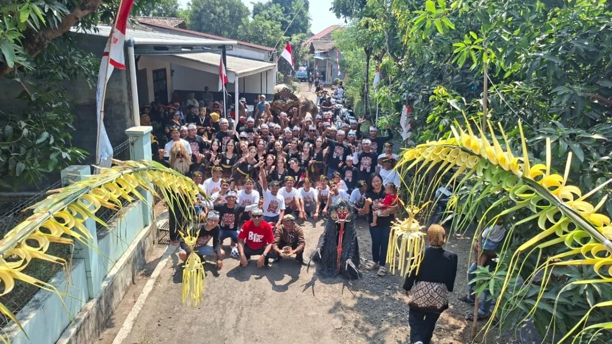 Kegiatan karnaval HUT RI 17 agustus di desa ngetuk