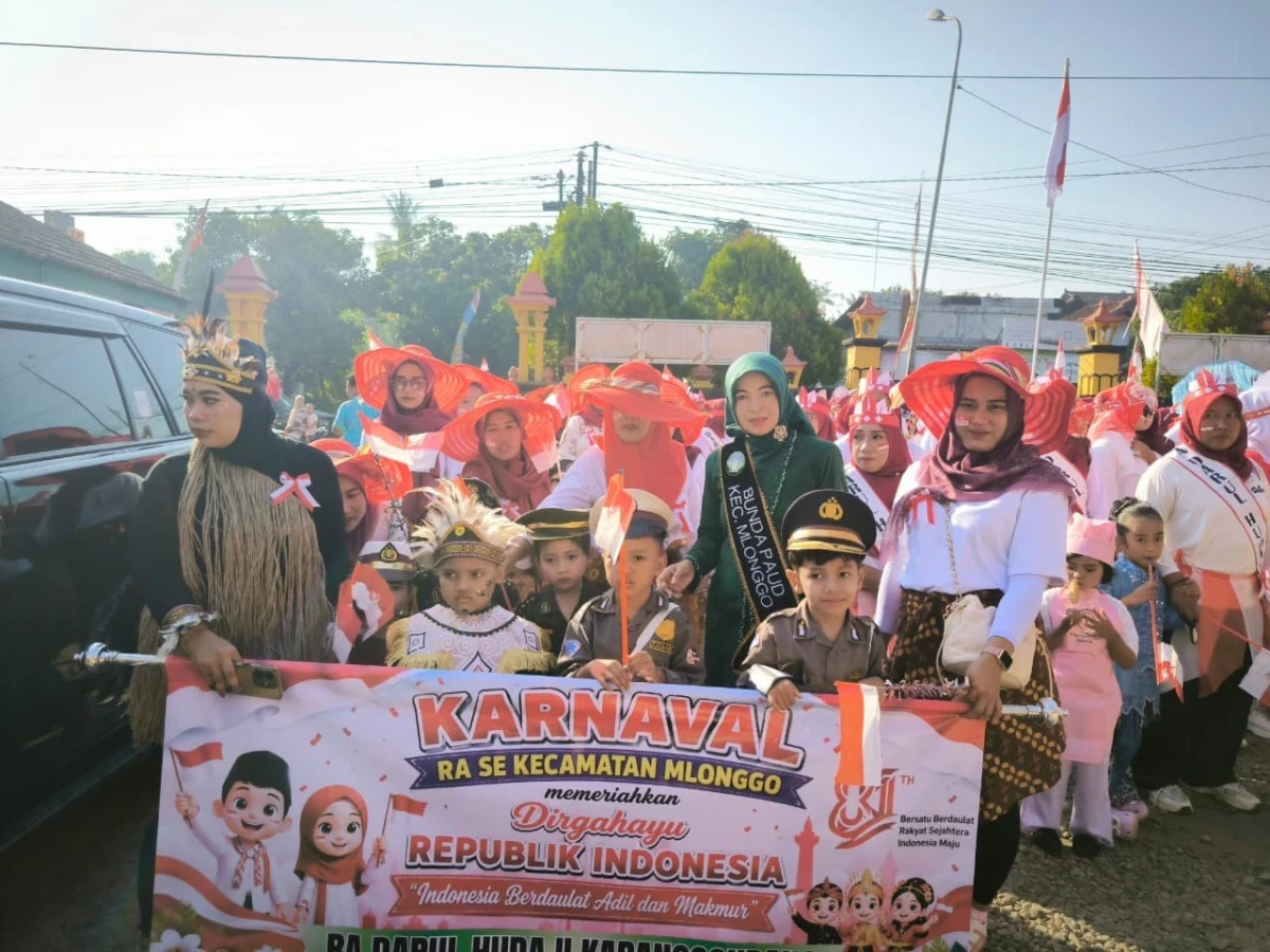 Bunda PAUD Kecamatan Mlonggo Hadiri dan Dukung Karnaval RA IGRA dalam Semarak HUT RI ke-81