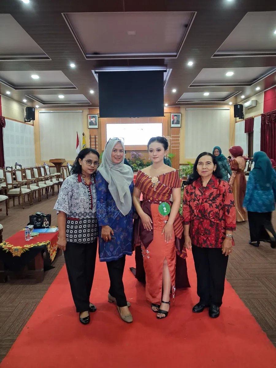 Kreativitas PKK Karanggondang Bersinar, Wakili Kecamatan Mlonggo dalam Lomba Desain Batik Troso dan Fashion Show Tingkat Kabupaten Jepara