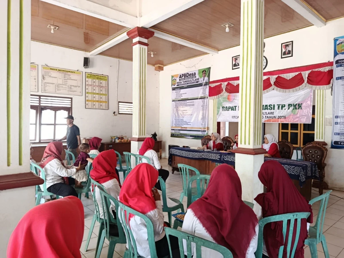 Rapat koordinasi di isi lomba- lomba. 