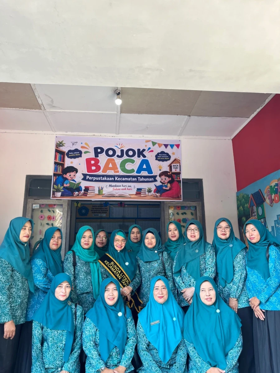 Launching Pojok Literasi Kecamatan Tahunan
