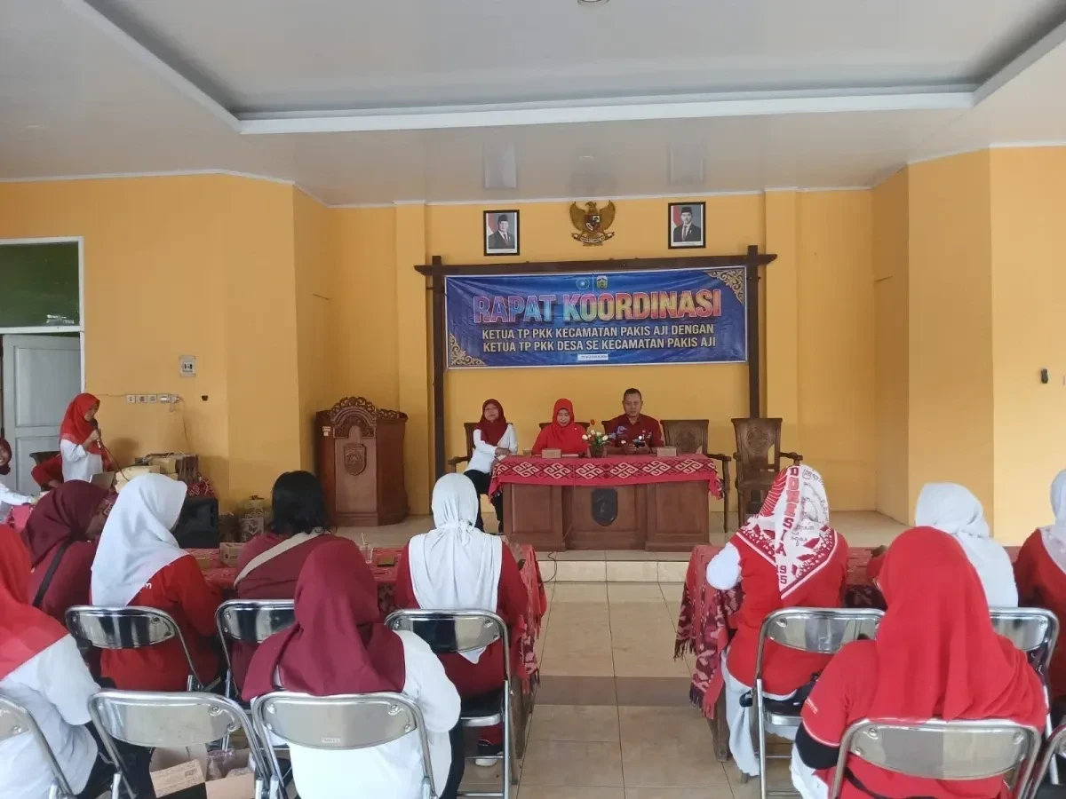 RAKOR TP PKK KECAMATAN PAKIS AJI DENGAN KETUA TP PKK DESA SE KECMATAN PAKIS AJI DAN SOSIALISASI  BANK SAMPAHPESPA LAJU