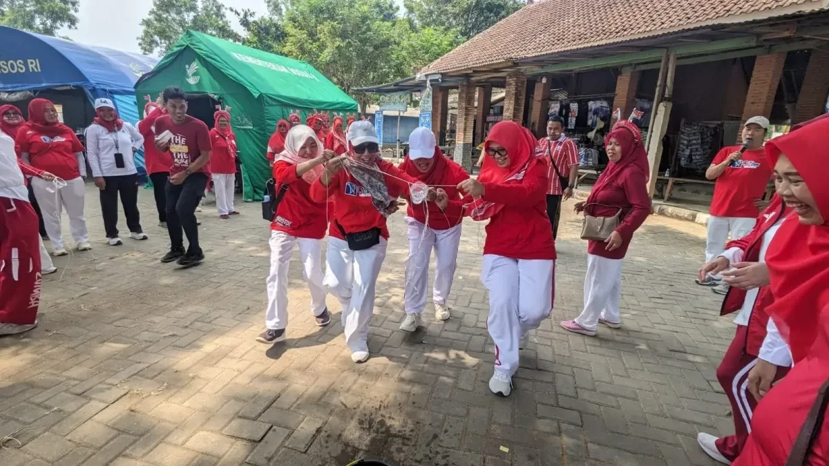 Semarak PKK Anti Mager, TP PKK Kecamatan Pakis Aji dan TP PKK Desa se-Kecamatan Pakis Aji Ikuti Berbagai Lomba HKG-PKK ke-54 di Pantai Bandengan