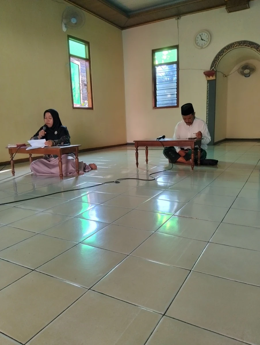 Pertemuan rutin PKK RT 1 RW 6 desa krapyak 