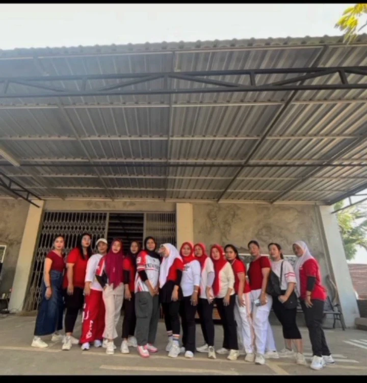 Senam Bersama PKK RT 01/RW 08 Karanggondang, Tingkatkan Kebugaran dan Kekompakan Warga