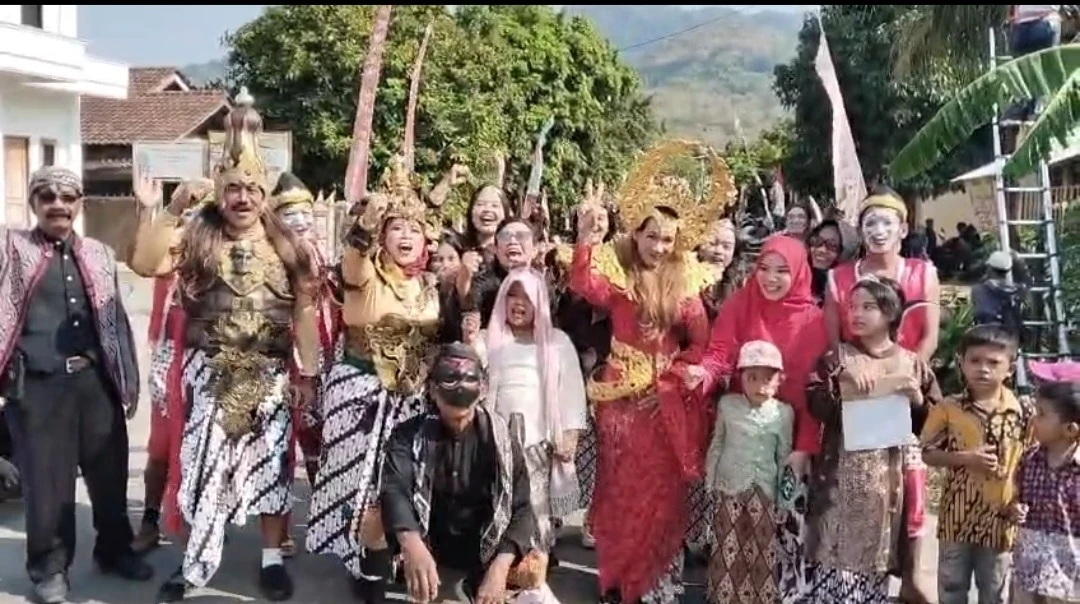Kegiatan Karnaval RT 07 RW 01 dalam rangka HUT Kemerdekaan RI Tahun 2026 Dukuh Metawar Desa Ujungwatu.