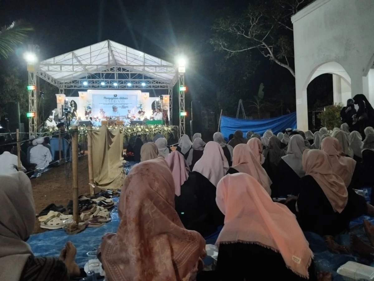 Pengajian Maulid Nabi Muhammad SAW di Pondok Pesantren Darul Futuhat Karanggondang