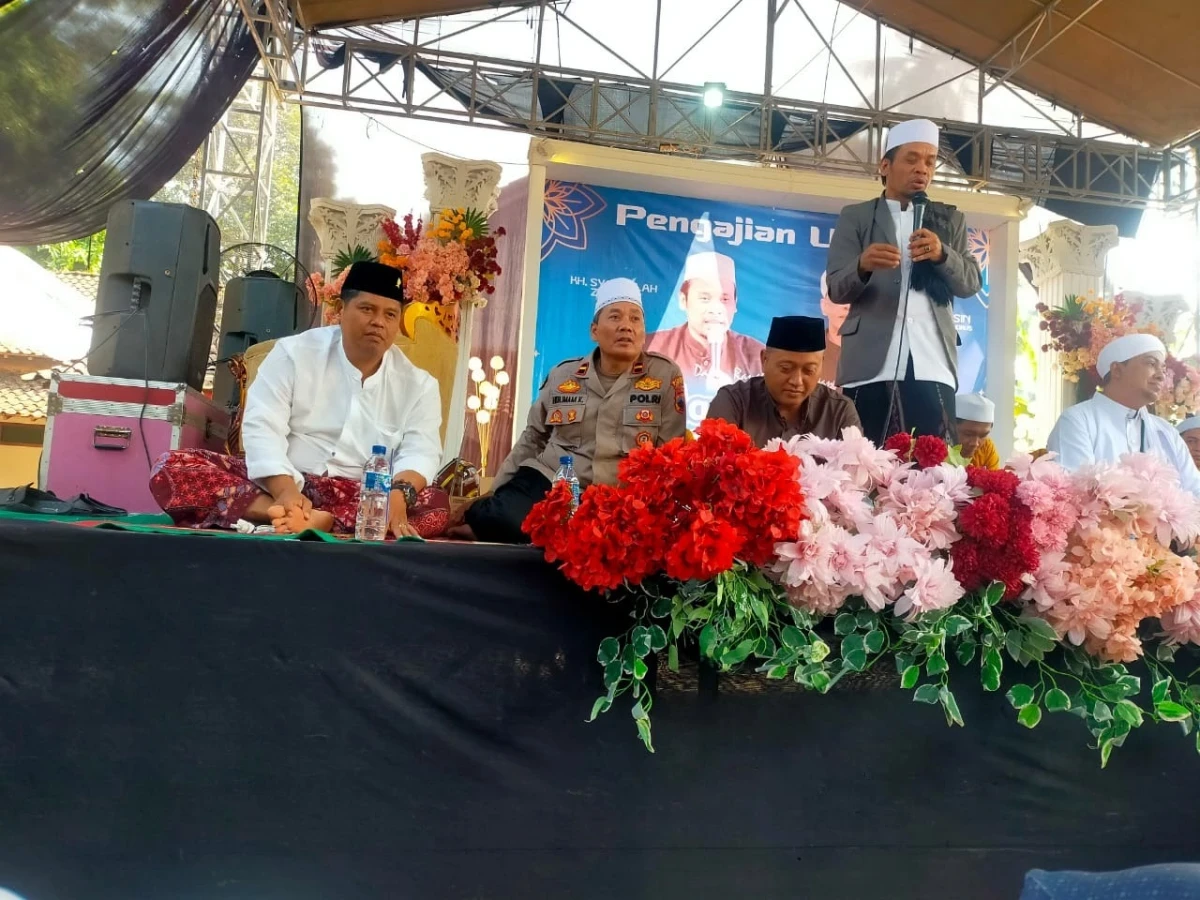Ketua TP PKK Kecamatan Pakis Aji dan Ketua TP PKK desa Kawak Hadiri Pengajian Umum Maulid Nabi Muhammad SAW di Desa Kawak