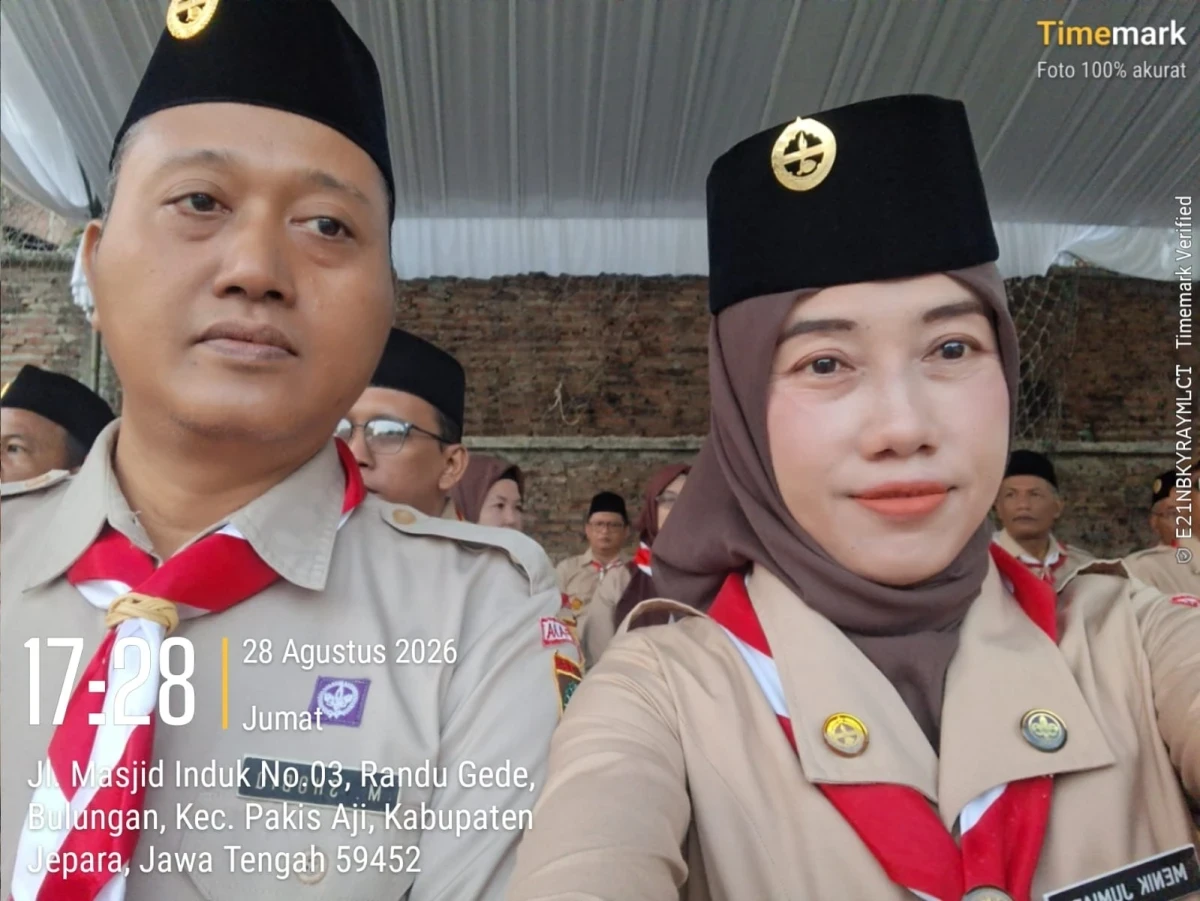 Ketua TP PKK Kecamatan Pakis Aji Hadiri Upacara Pembukaan Jambore Ranting dan Lomba Tingkat II
