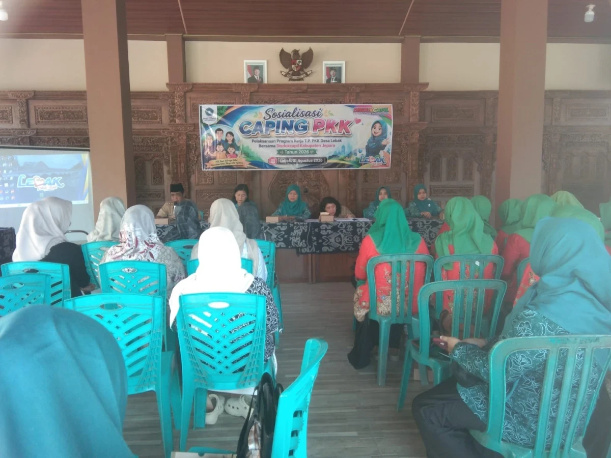 Wakil Ketua TP PKK Kecamatan Pakis Aji Dampingi Sosialisasi CAPING PKK di Desa Lebak