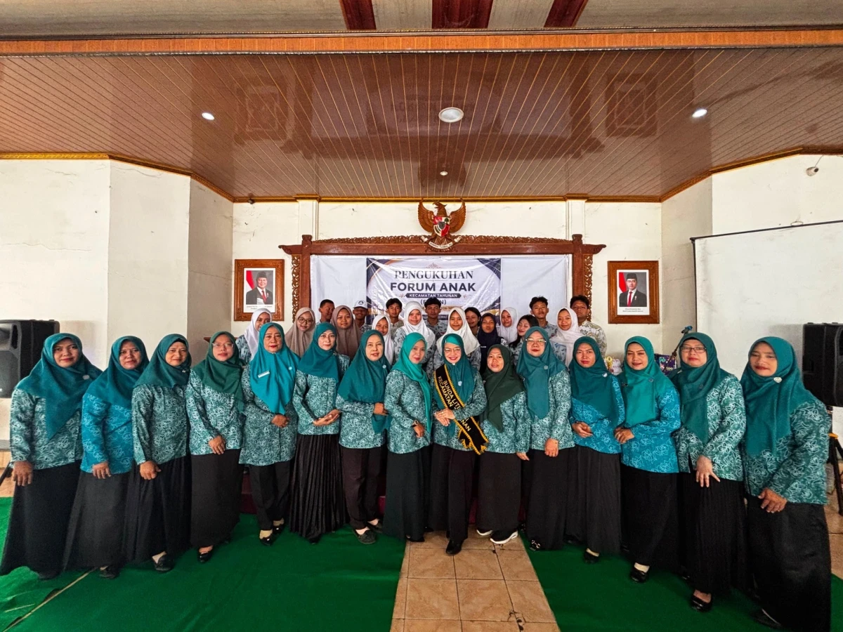 Ketua TP PKK Desa Tahunan Hadiri Pengukuhan Forum Anak Tahunan (FATAN)