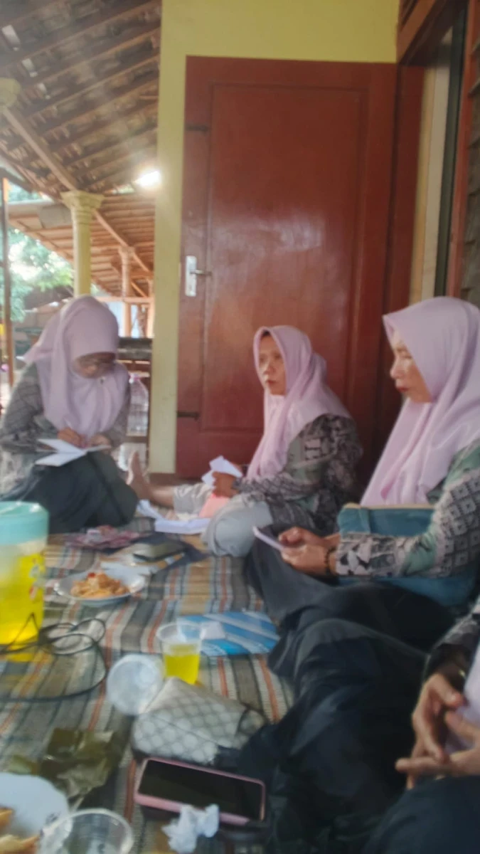 PKK RW 02 Desa Tahunan Gelar Pertemuan Rutin, Sosialisasikan Pencegahan Stunting dan Perkawinan Dini