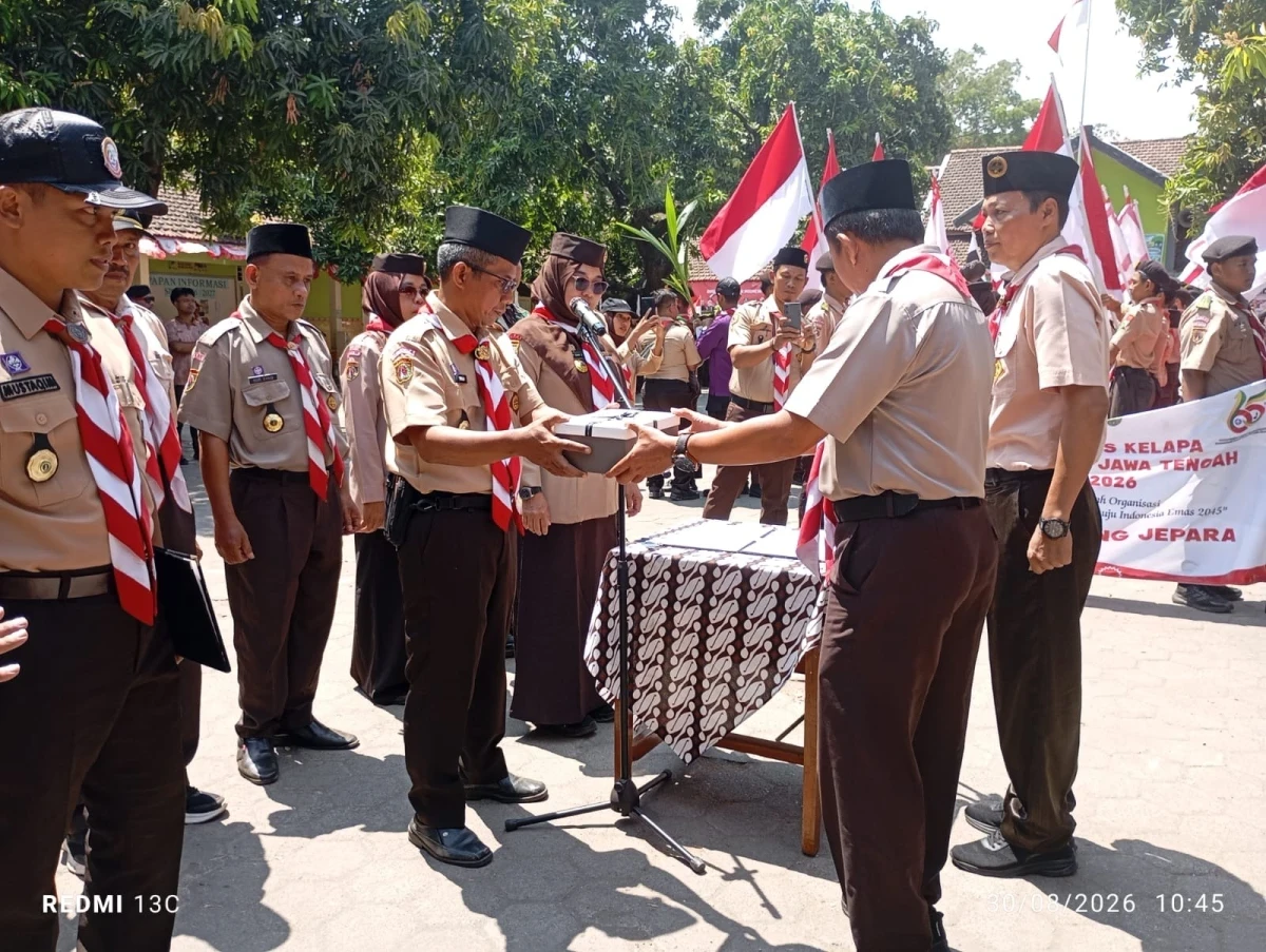 Kegiatan penyambutan estafet tunas kelapa 