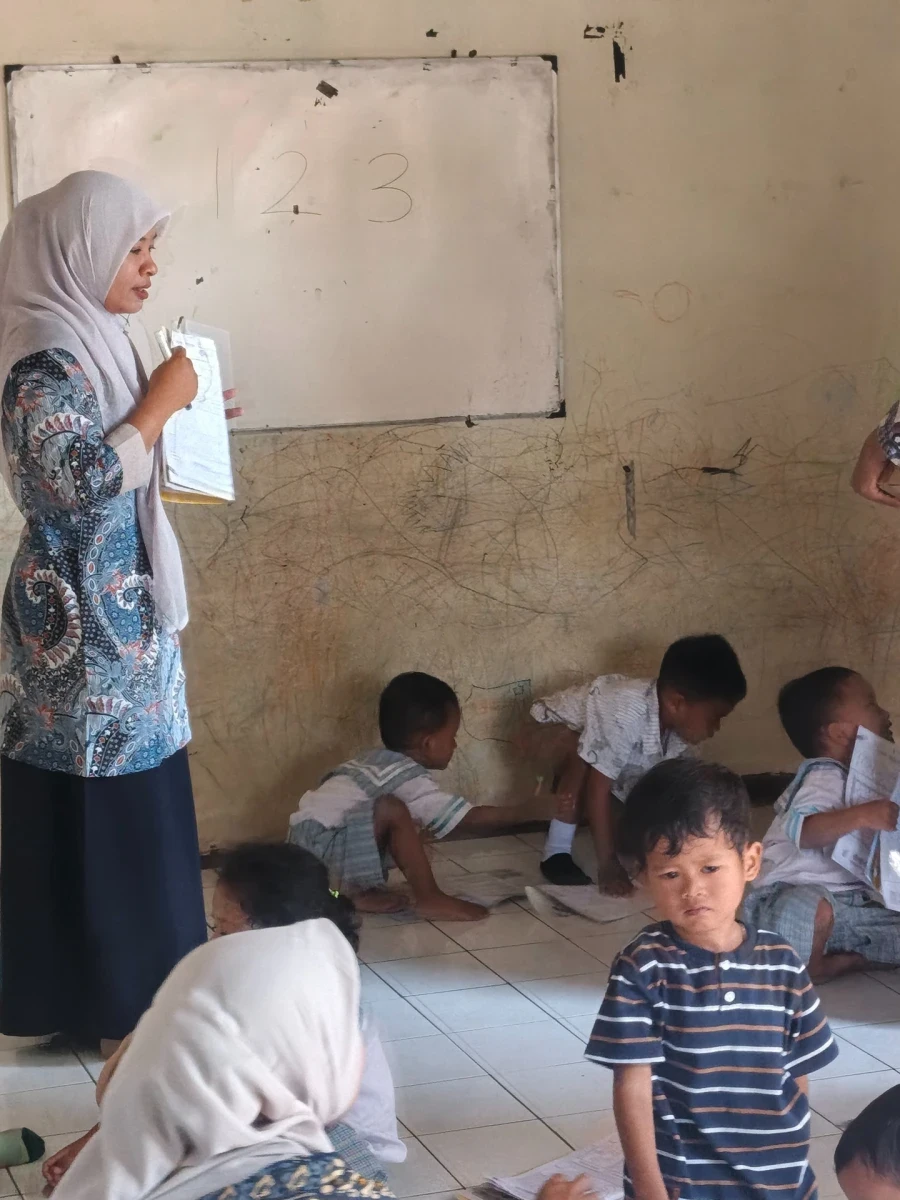 Kegiatan pembelajaran pos PAUD bina siwi desa geneng