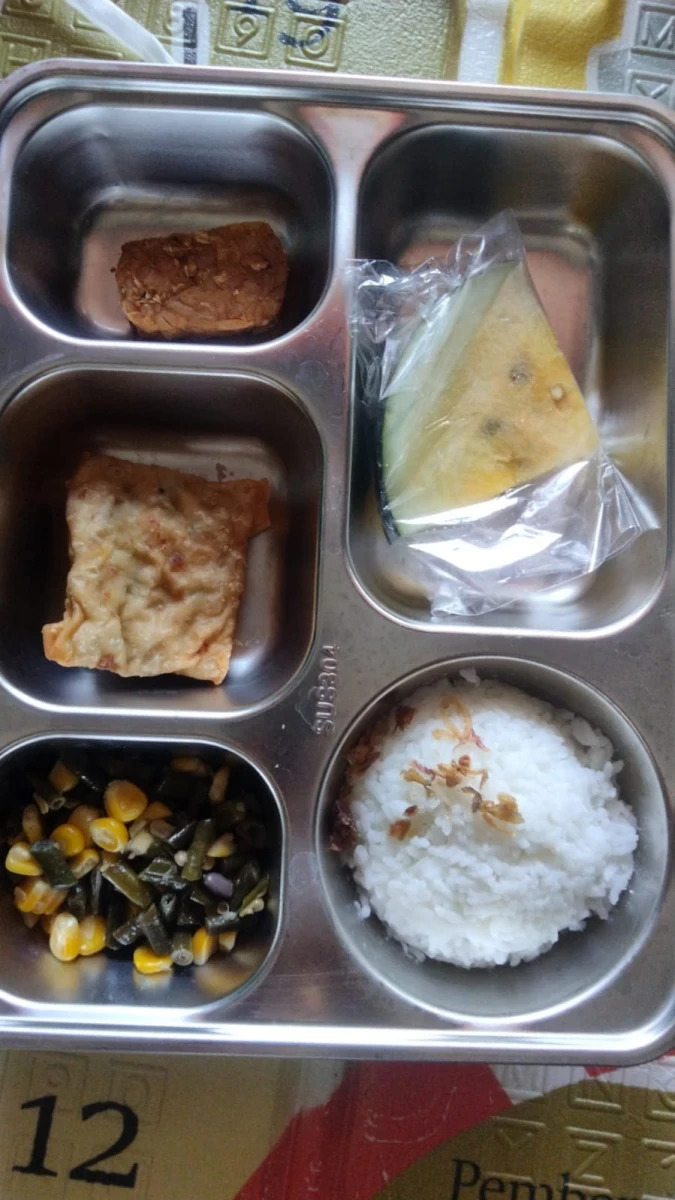 MAKANAN BERGIZI GRATIS ( MBG) 