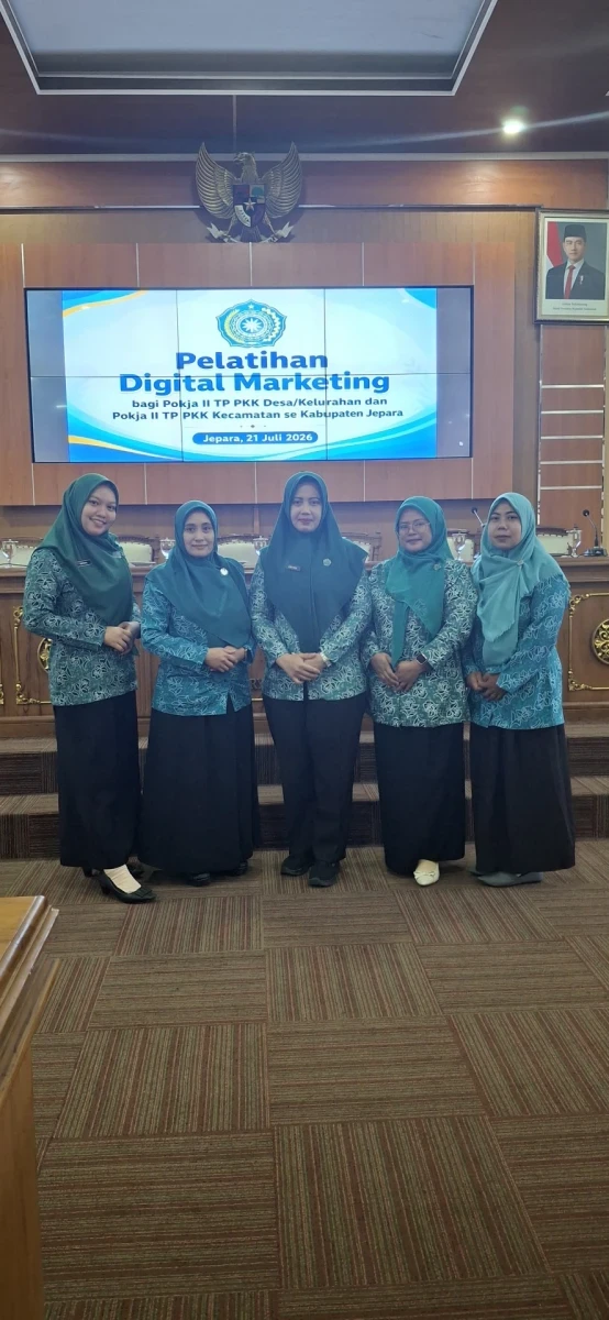 Mengikuti Pelatihan Digital Marketing. 