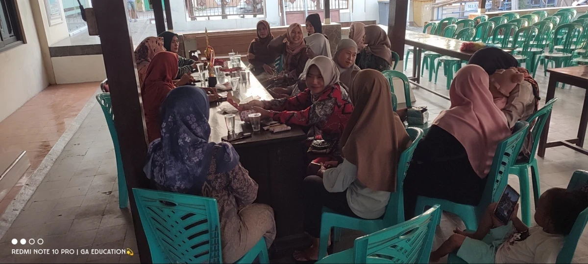 Rapat inti pengurus PKK Desa Mayonglor