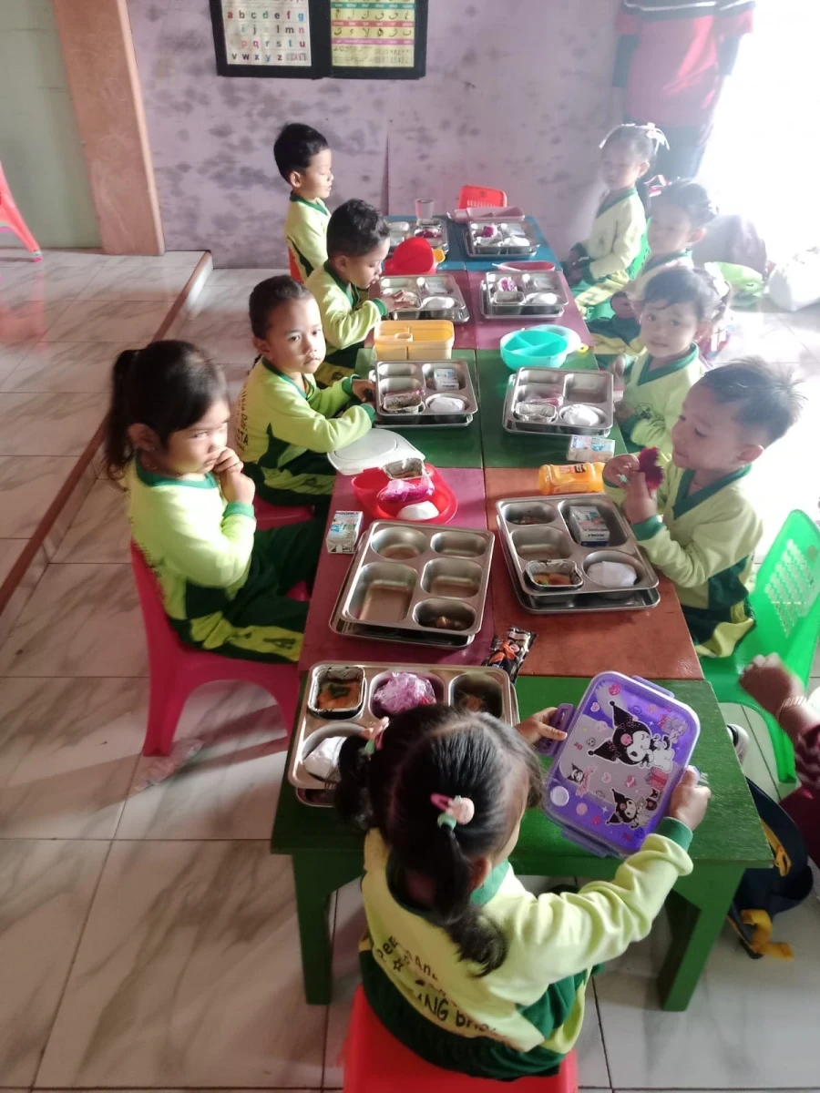 MAKANAN BERGIZI GRATIS ( MBG ) Pada tanggal 02 September 2026 di KB Bintang Balita Desa Ujungwatu tanggal, 02 September 2026