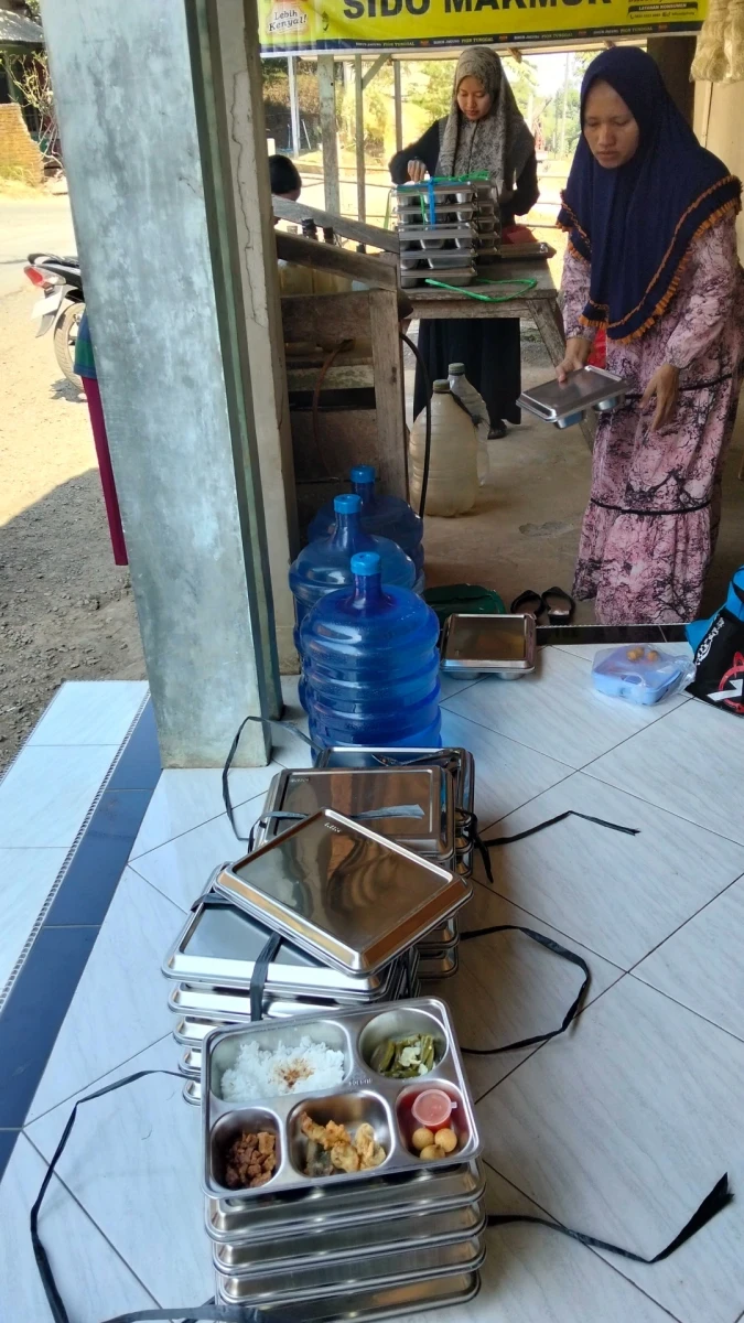 MAKANAN BERGIZI GRATIS