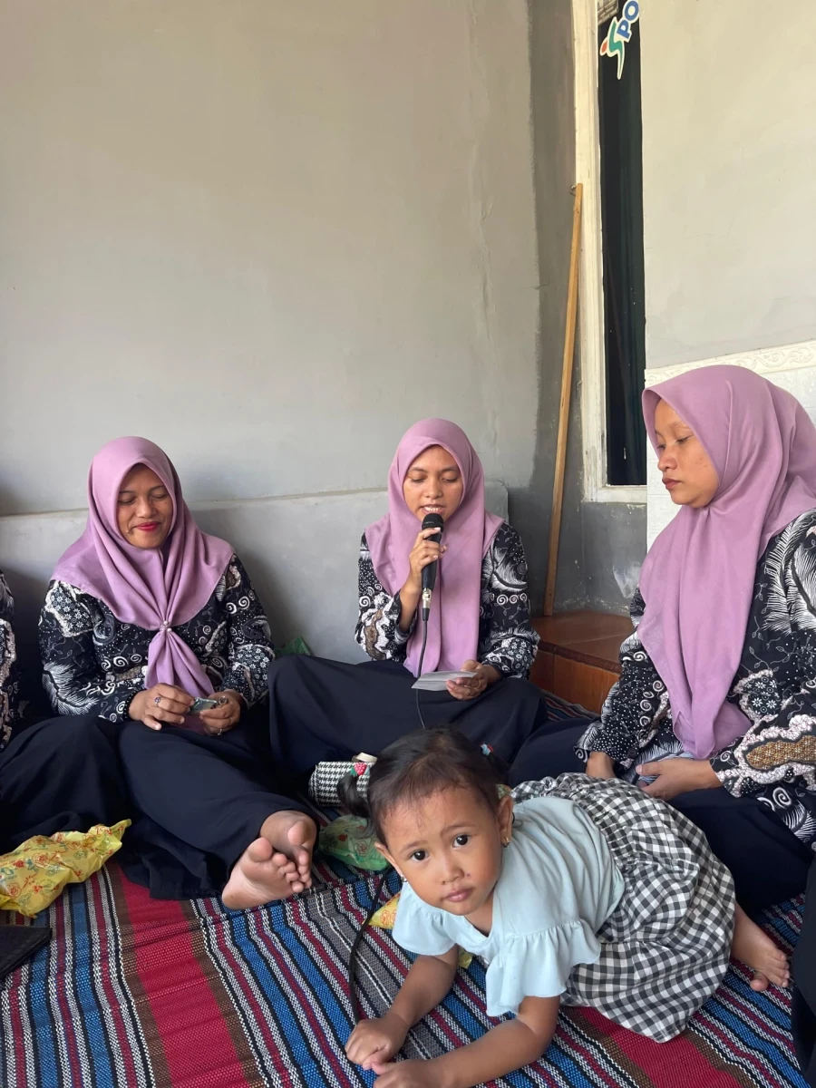 Pertemuan Rutin PKK RT 04/RW 01 Bagikan Tips Membersihkan Kerak pada Setrika