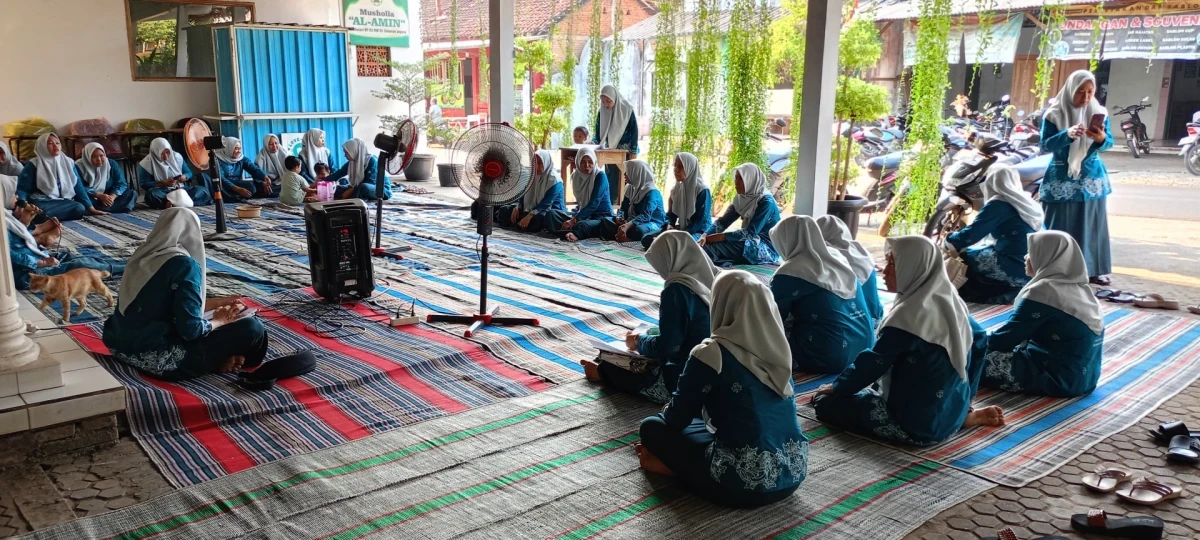 Pertemuan Rutin PKK RT 03/RW 01 Bahas Evaluasi Kegiatan HUT RI dan Peringatan Maulid Nabi