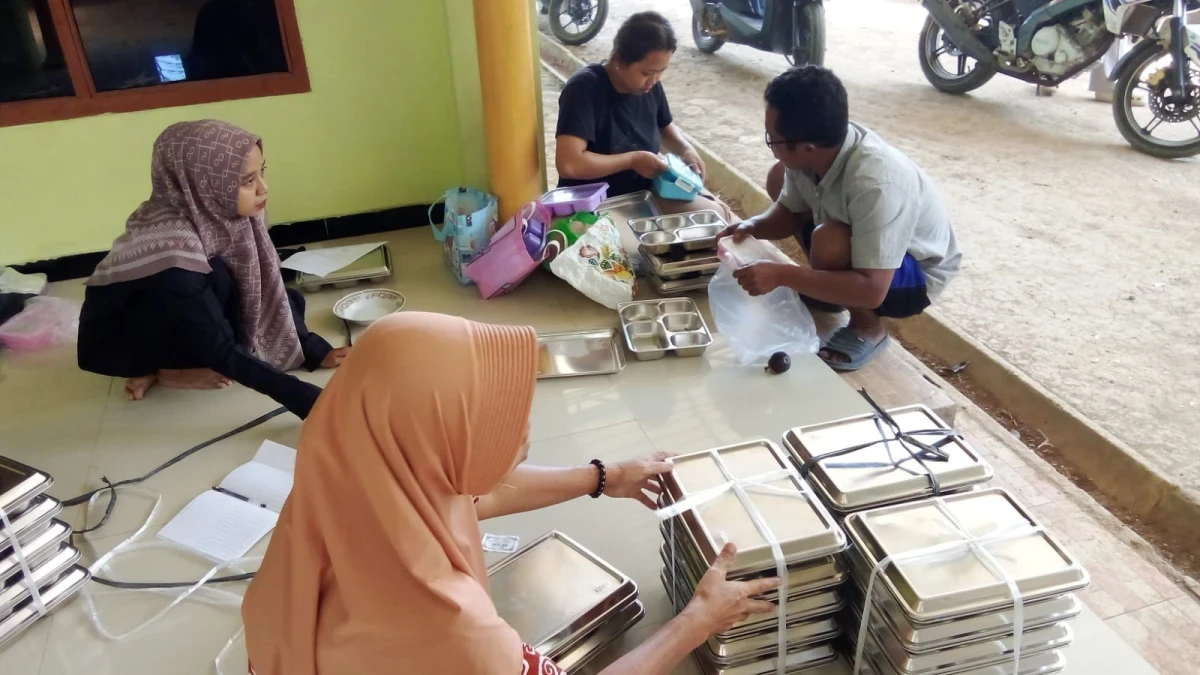 MAKANAN BERGIZI GRATIS