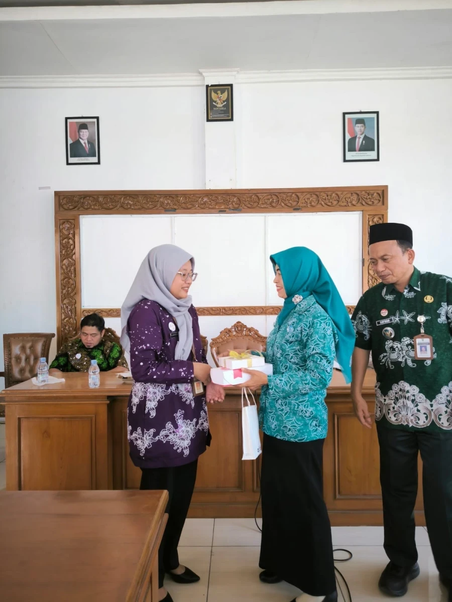 Melepas dengan Hangat, Menguatkan Silaturahmi: Perpisahan Bendahara TP PKK Kecamatan Mlonggo
