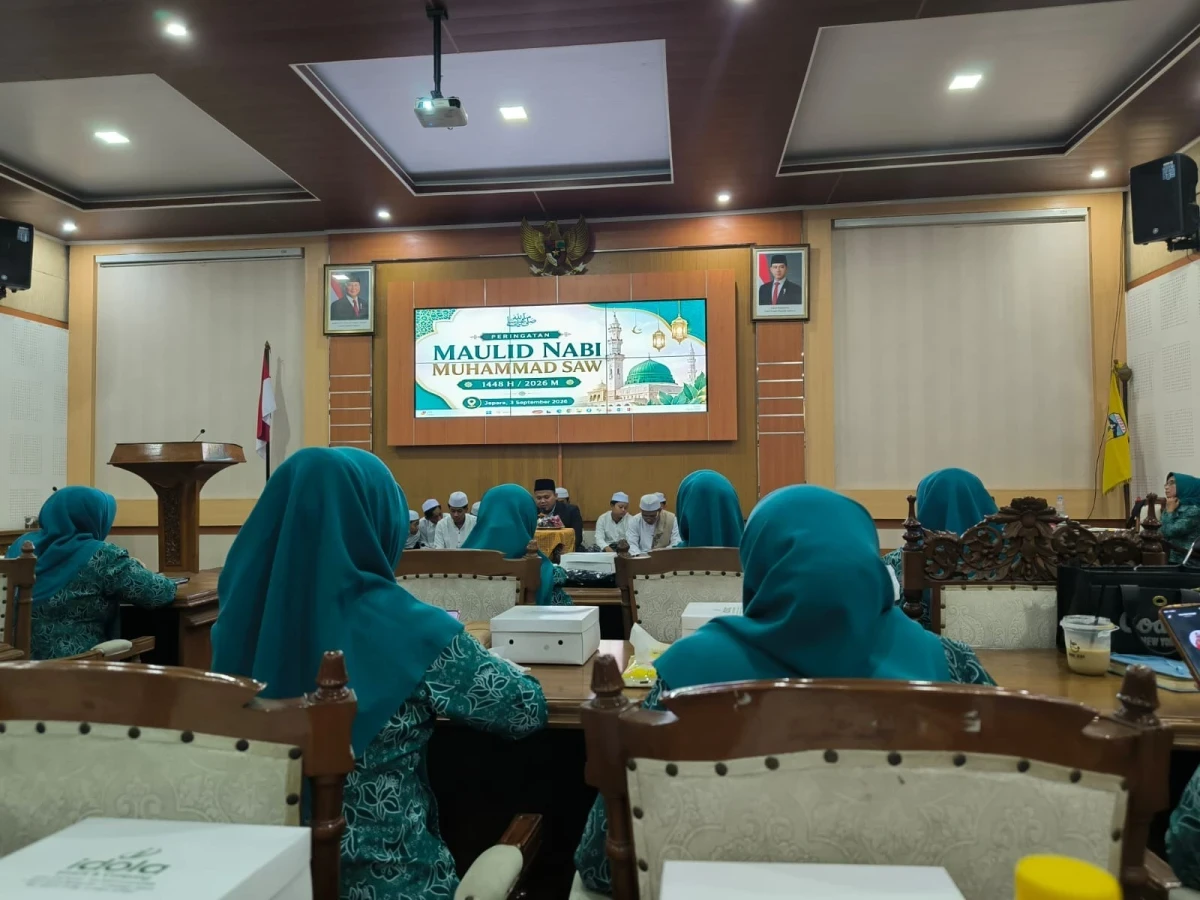 Perkuat Sinergi dan Kebersamaan, Ketua TP PKK Kecamatan Mlonggo Hadiri Rakor dan Peringatan Maulid Nabi Muhammad SAW