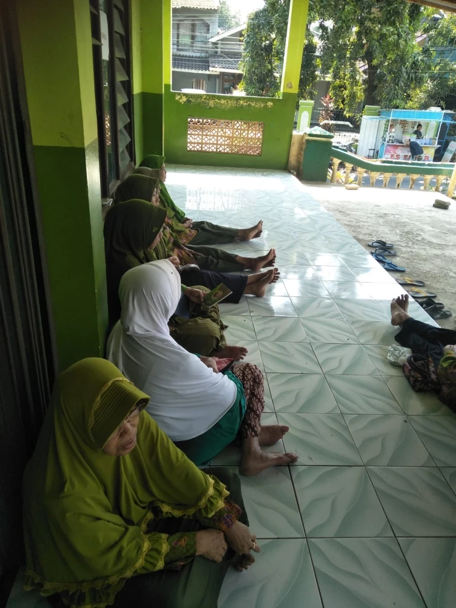 Peringatan Maulid Nabi Muhammad SAW oleh Kelompok Pengajian RT 06/RW 04 Desa Karanggondang