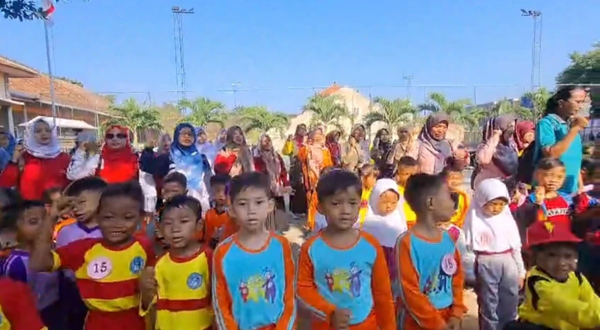 Bunda PAUD Kecamatan Mlonggo Menanamkan Cinta Tanah Air Sejak Dini