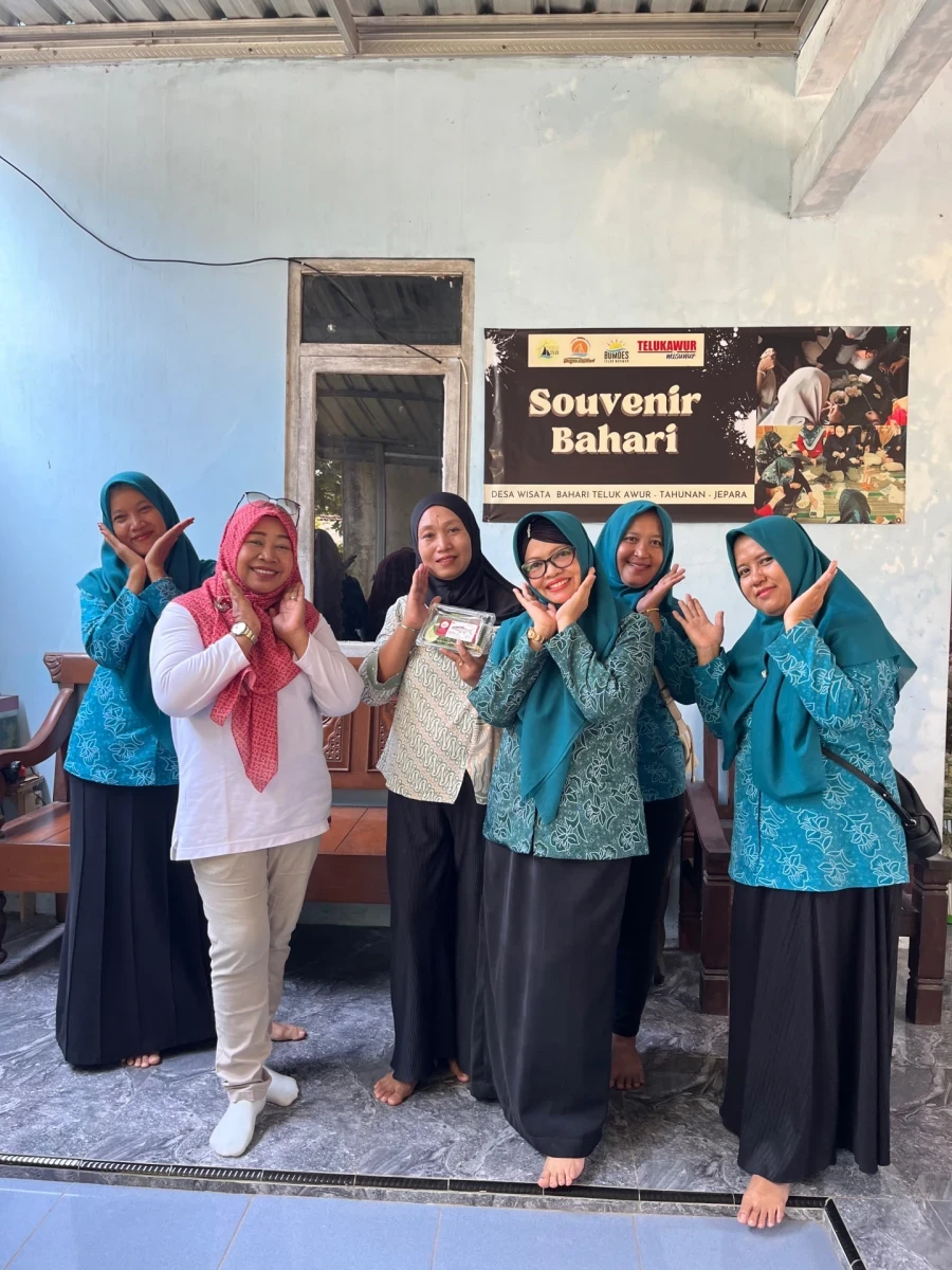 Kunjungan dan pembinaan UMKM Bandeng Presto Telukawur