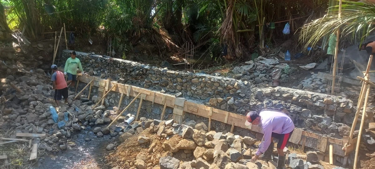 PEMBANGUNAN EMBUNG DERMOLO