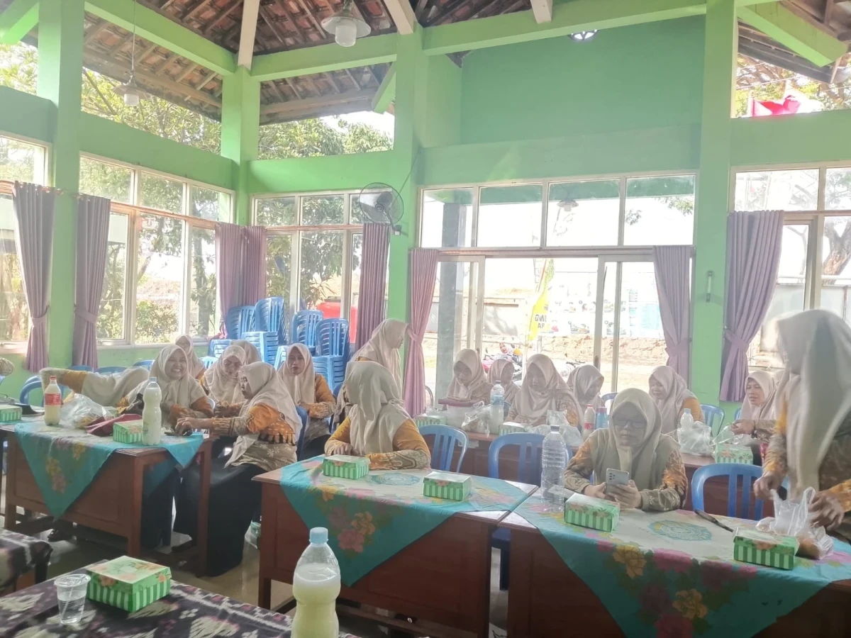 Pelatihan Pengelolaan Limbah Dapur menjadi Eco Enzym