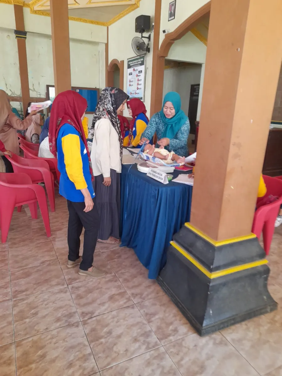 Posyandu ILP 6 SPM Desa Langon bersama Ketua TP.PKK Desa Langon