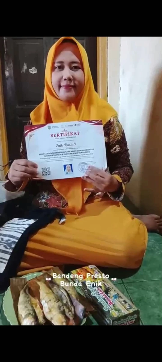 TP.PKK DESA KUNJUNGI PENGOLAH BANDENG