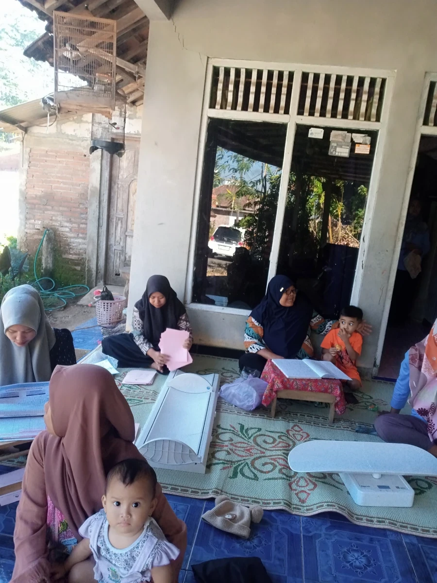 Kegiatan posyandu mawar 2 