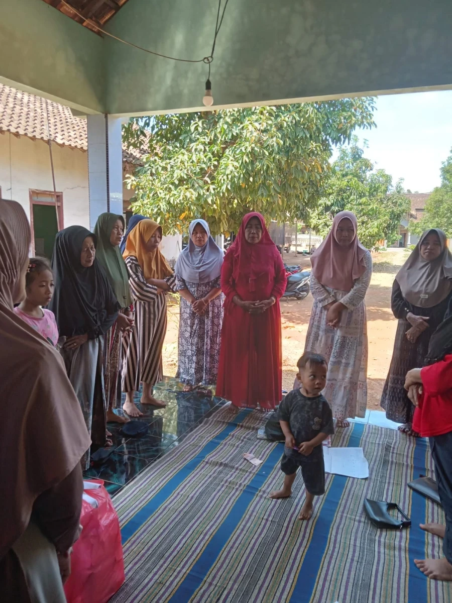 Kegiatan Rutin Kelompok PKK RT 03/RW 05 Desa Karanggondang